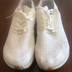 Lux White Mesh Athletic women’s size 11.5 / Men's size 10 Shoes